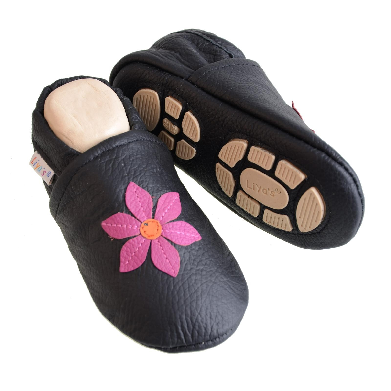 Liya's Hauschuhe mit Gummisohle - #694 Pinkblume in schwarz